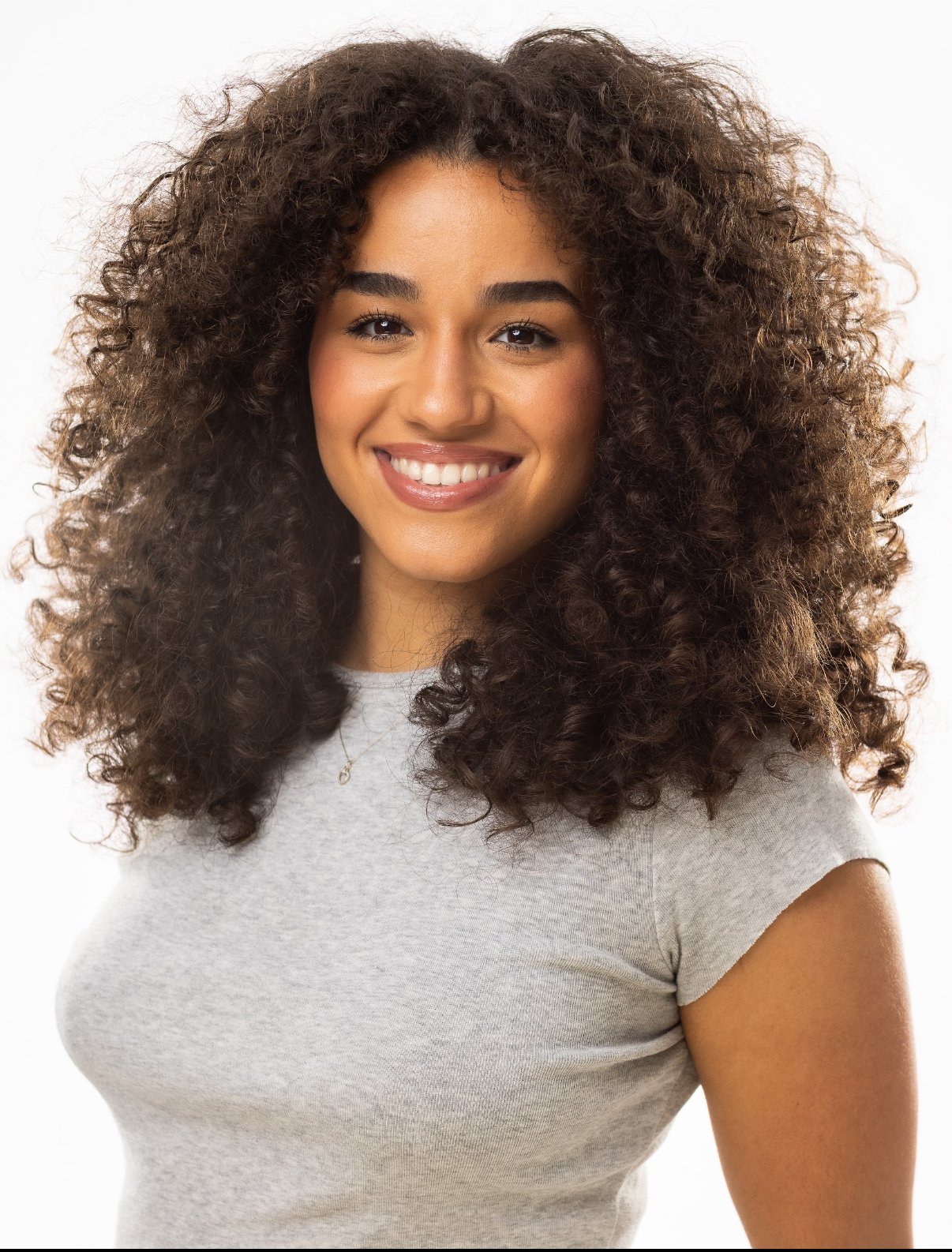 Alexandra  Alemany headshot