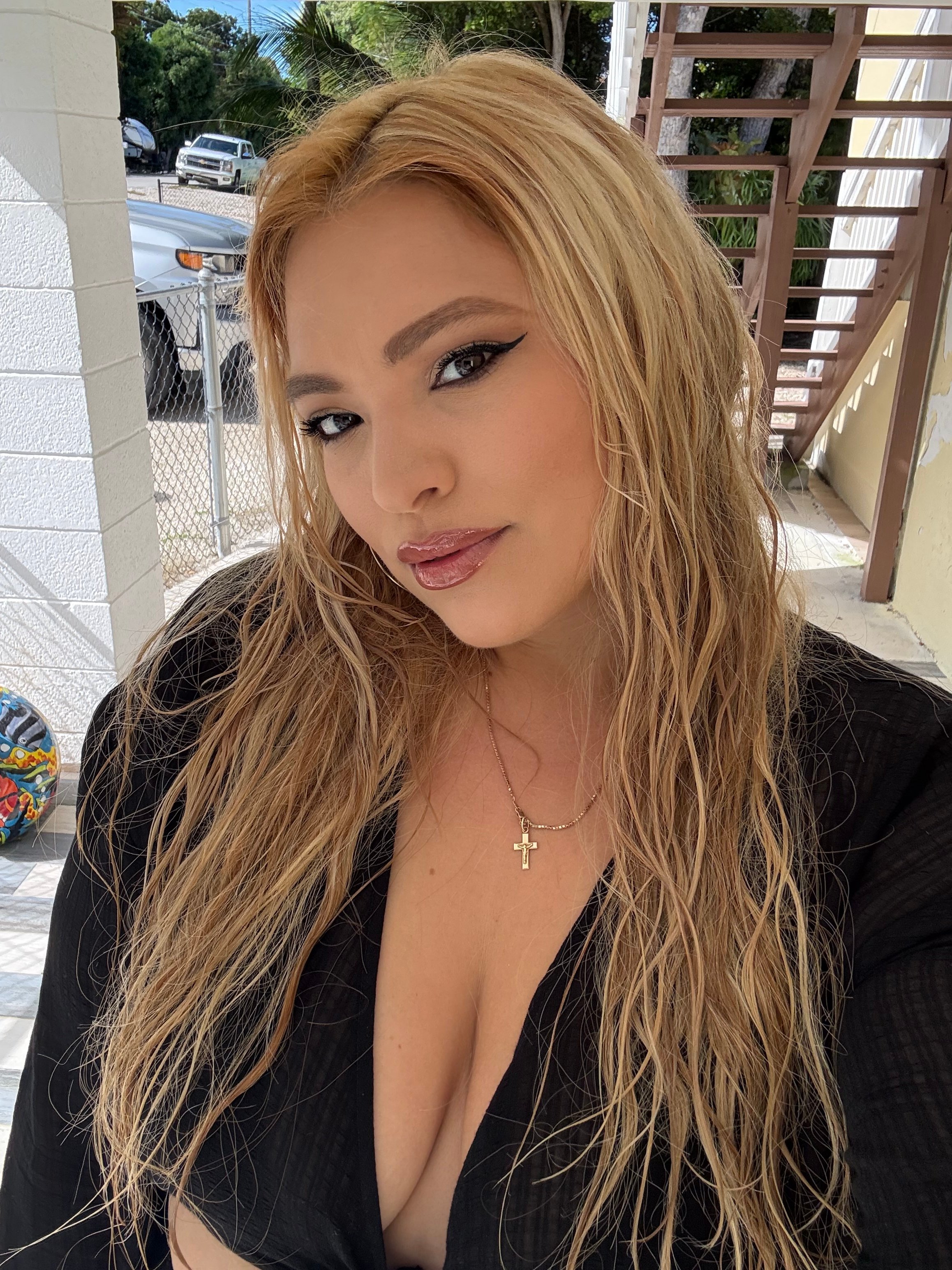 Janelle Alvarez headshot