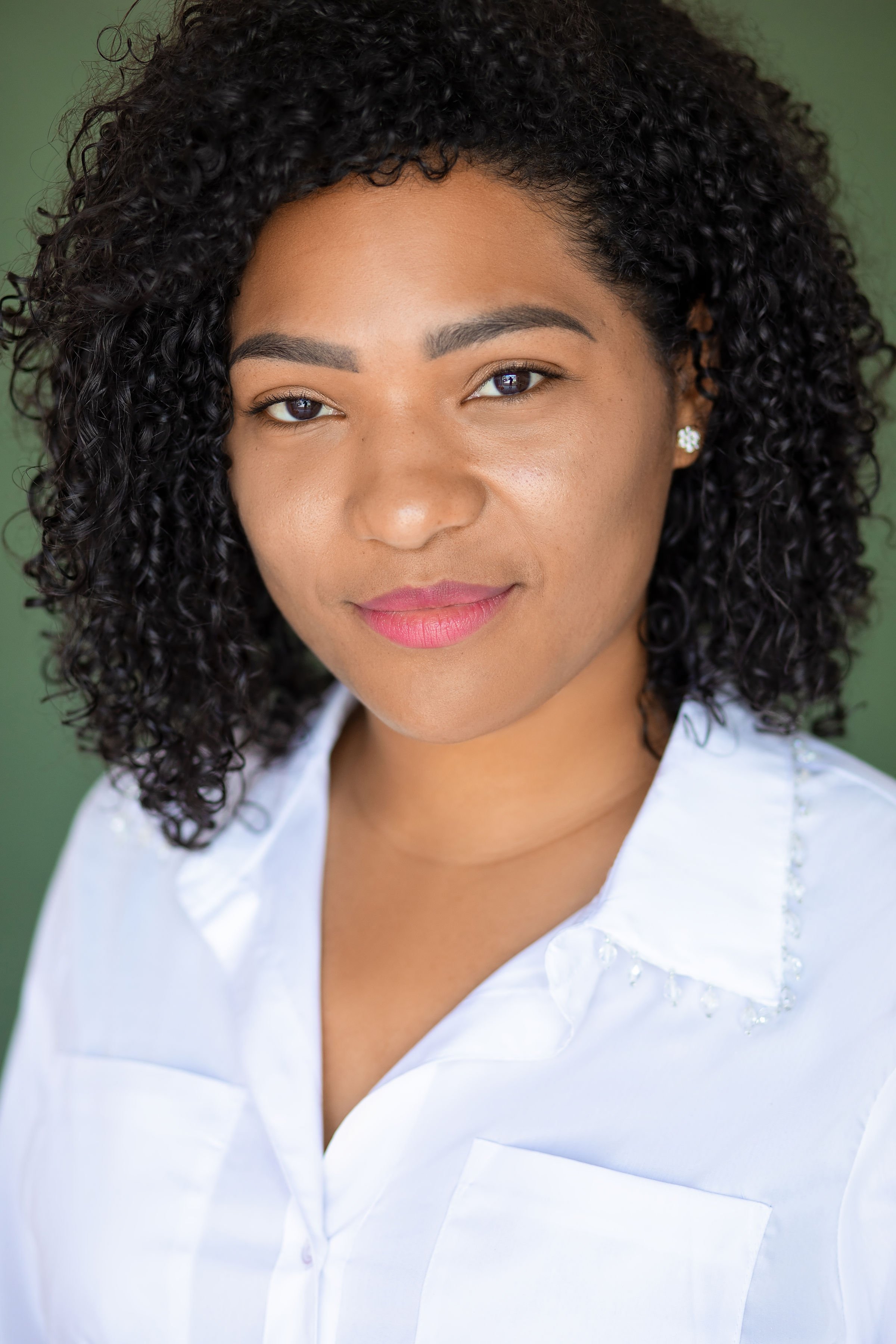 Jennefer Valerin headshot