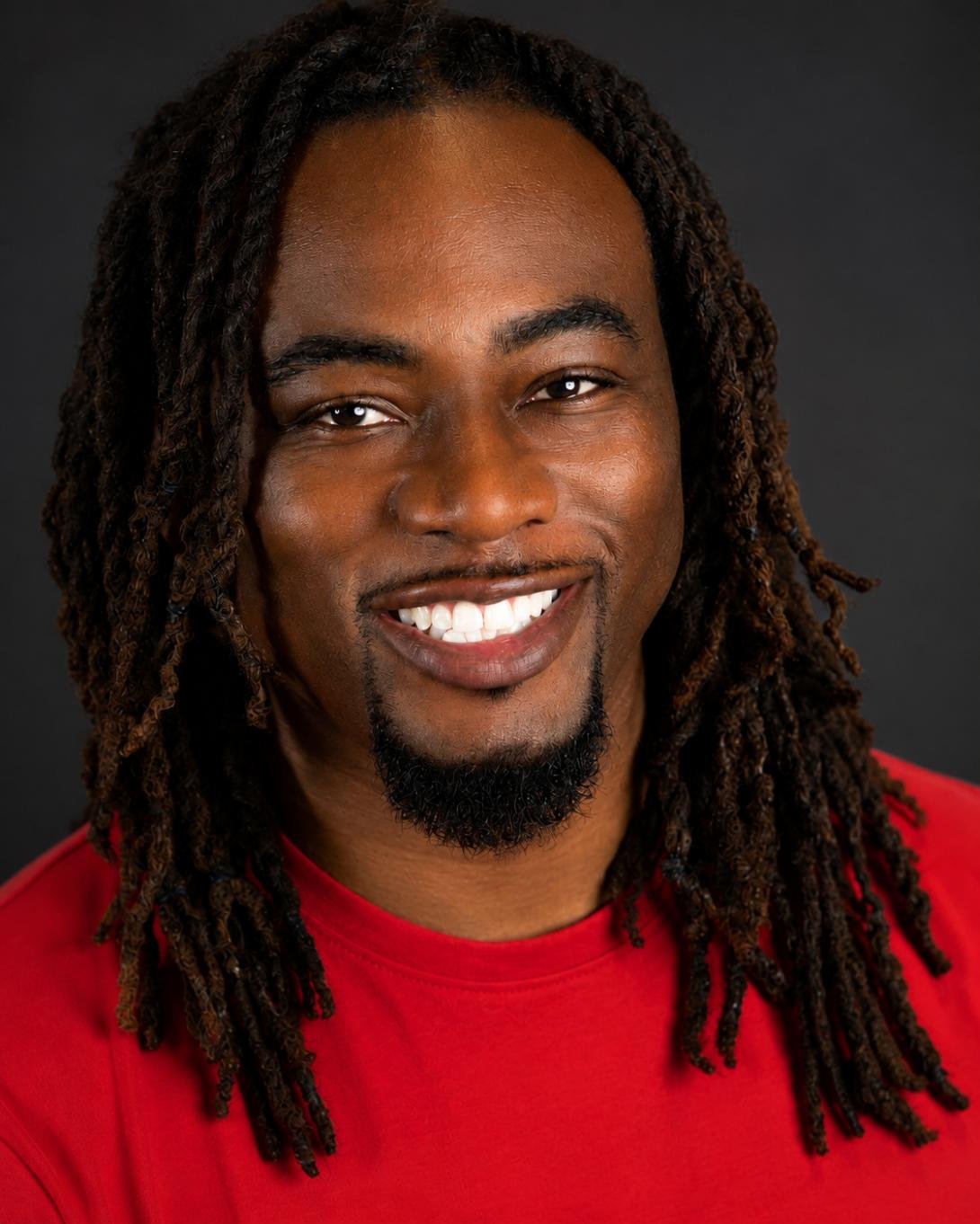 darcy damis headshot