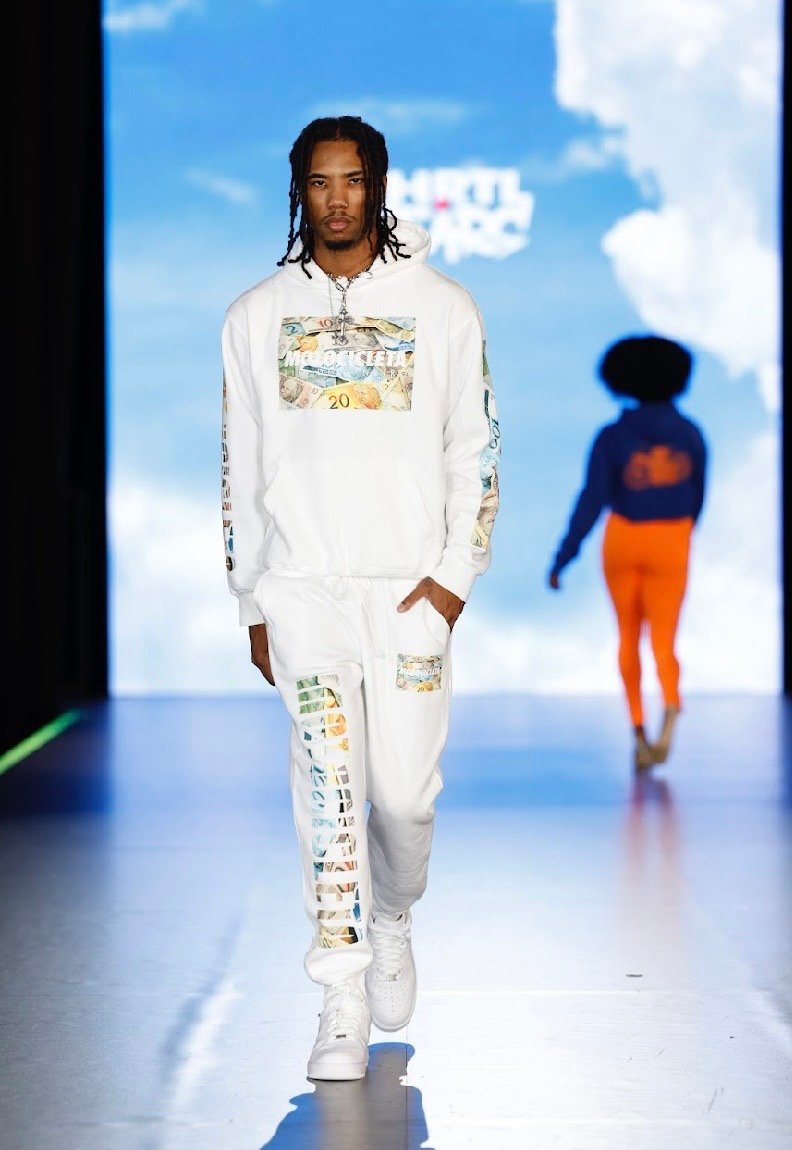 Jonah  Gross headshot