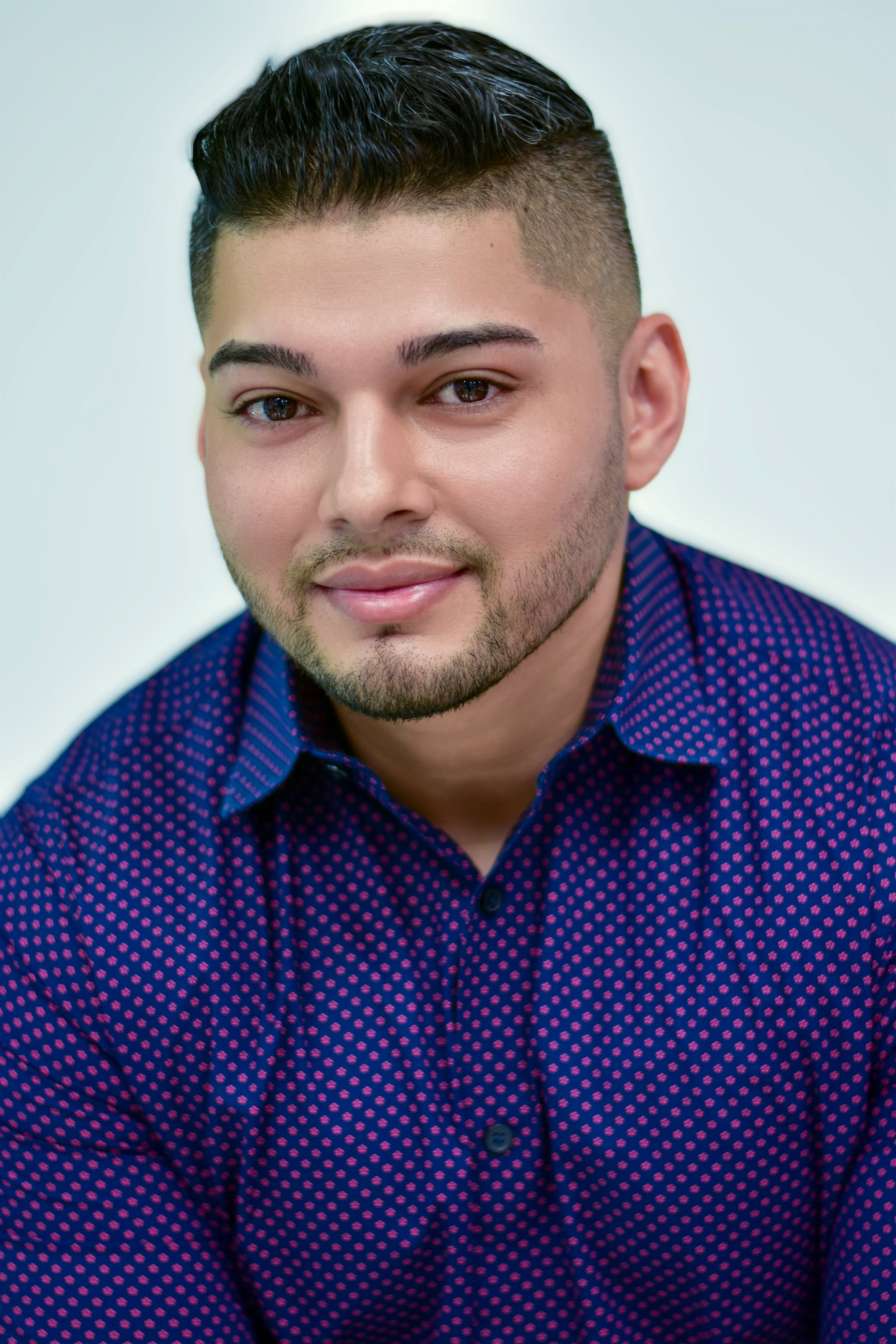 Walter VELASQUEZ headshot