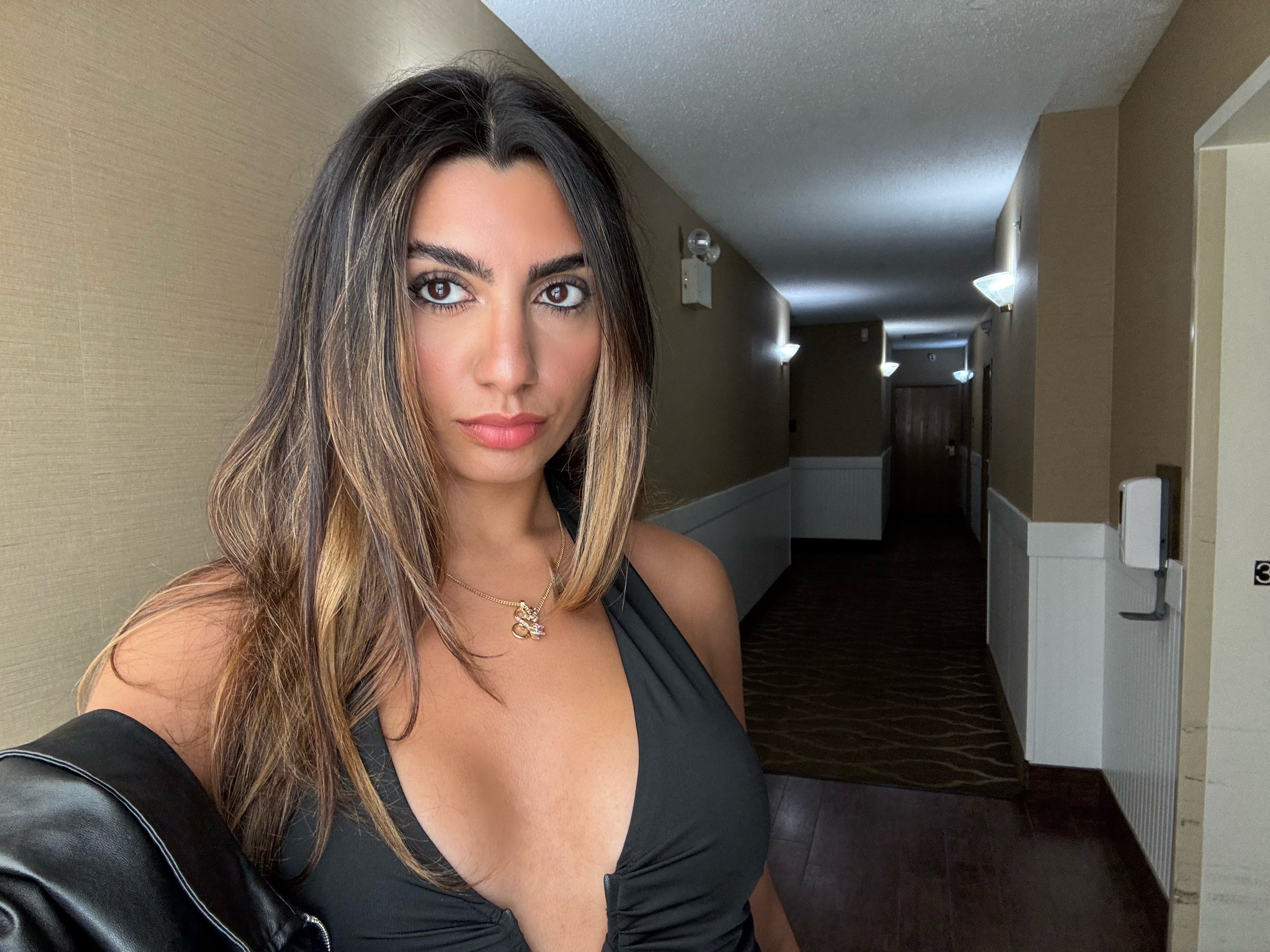 sabrina anselmo headshot