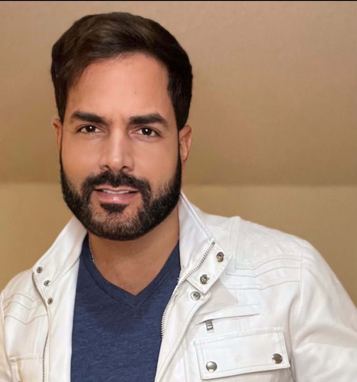 Francisco  Costa headshot