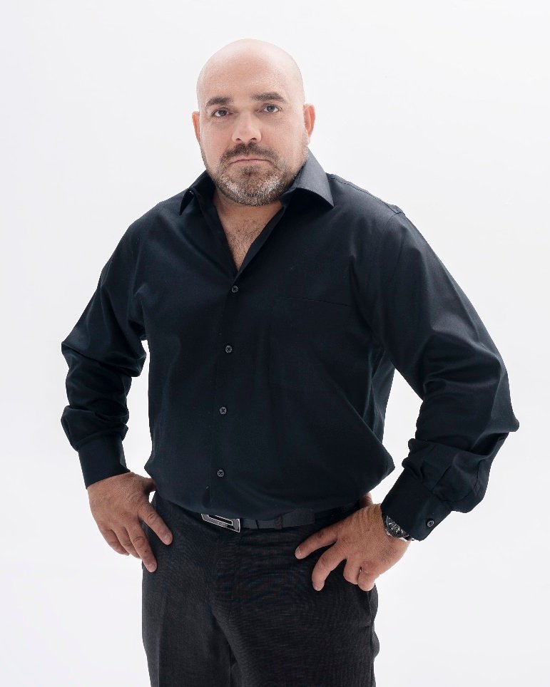 Juan Carlos Garces headshot