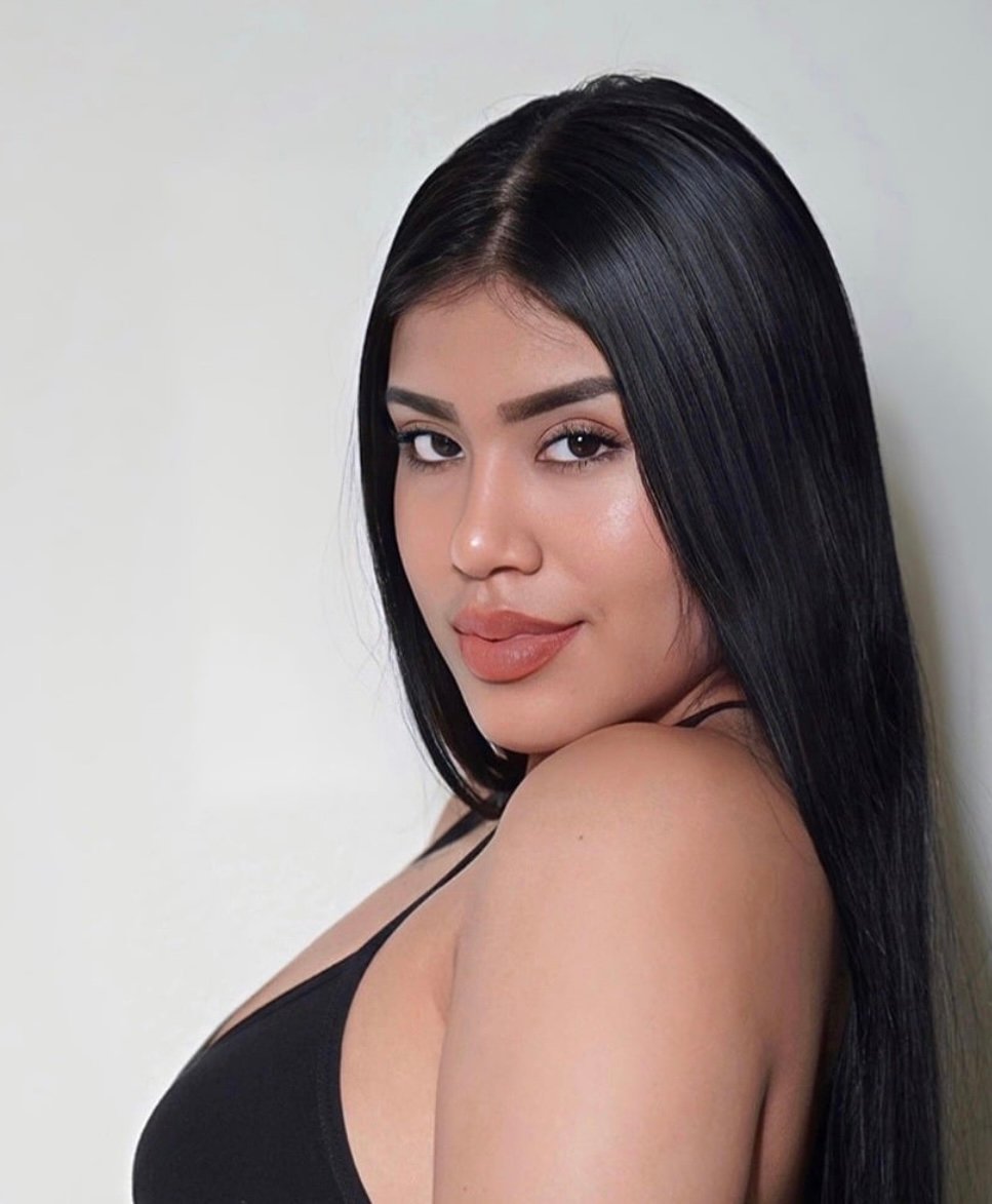 Angeles Haiat headshot