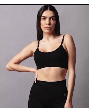 Paula Zamora headshot