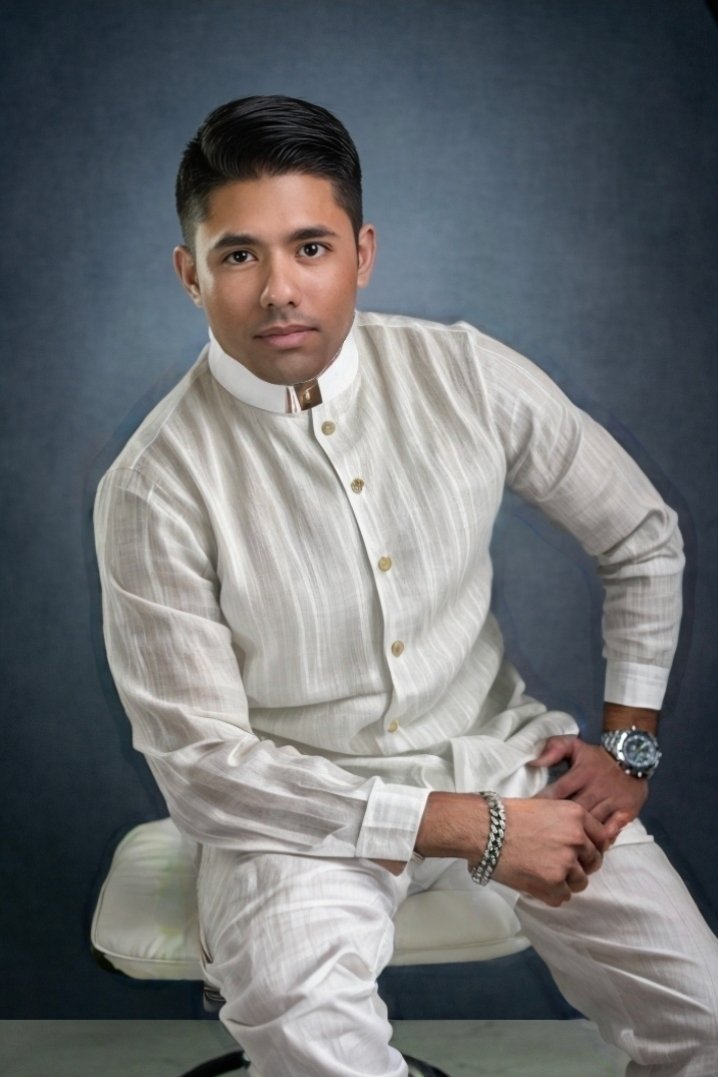 Miguel  Sequera headshot