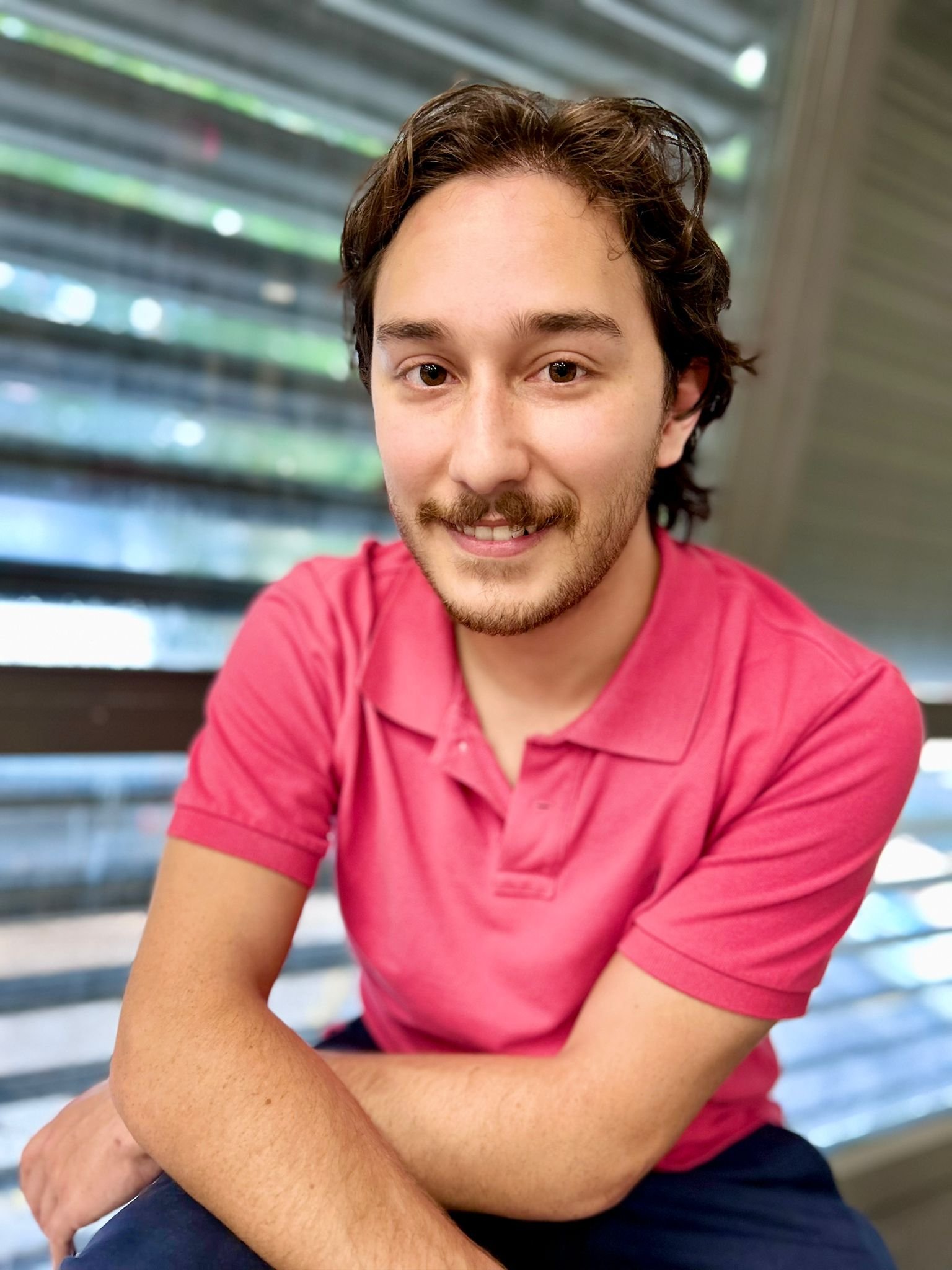 Arturo Girona headshot